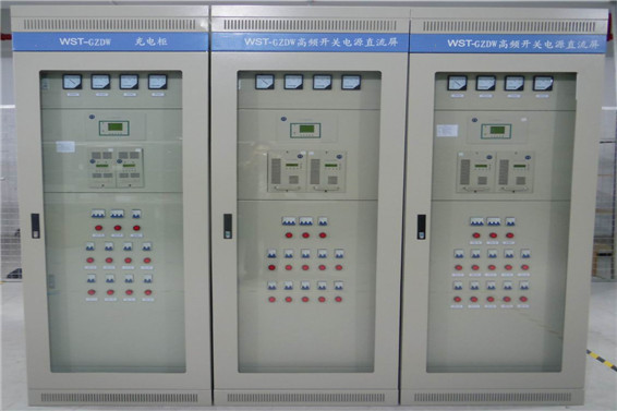 直流屏、微機保護測控裝置(圖1)